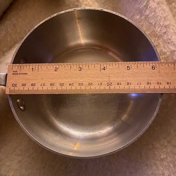 All-Clad 1 quart Saucier Sauce Pan - Picture 4 of 5